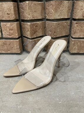 NWOT Anne Michelle High Heels Size 8 Clear Pumps Pointed Toe Slip On Stiletto